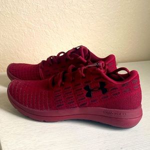 Under armour Women tennis shoes .